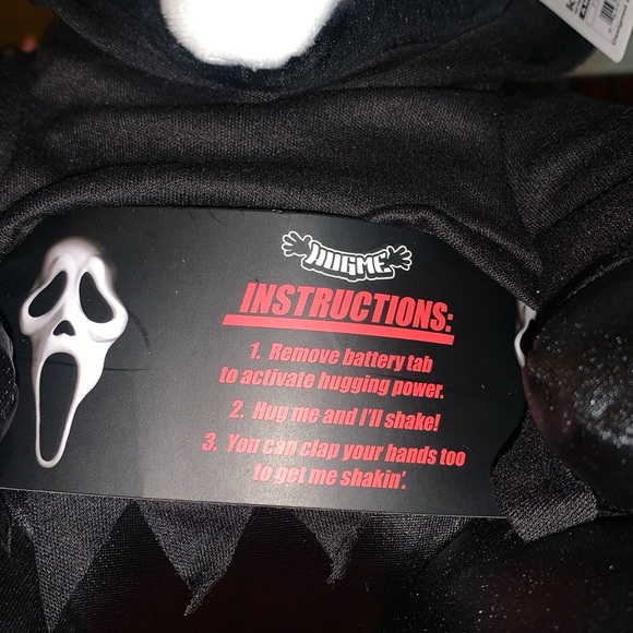 Huggable vibrating ghost face plush - Picture 4 of 4